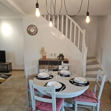 Les De - Piscine&clim - Campagne - 4 Personnes Apartmán *