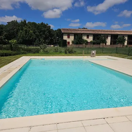 Les De - Piscine&clim - Campagne - 4 Personnes Daire *